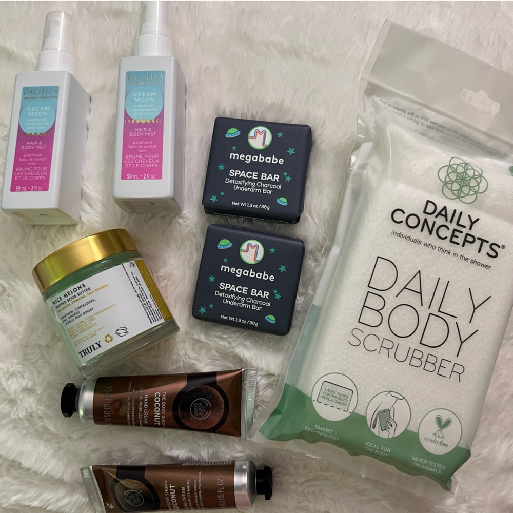 *Bath & Body Bundle* Truly, Pacifica, Body shop, Daily Concept, Megababe